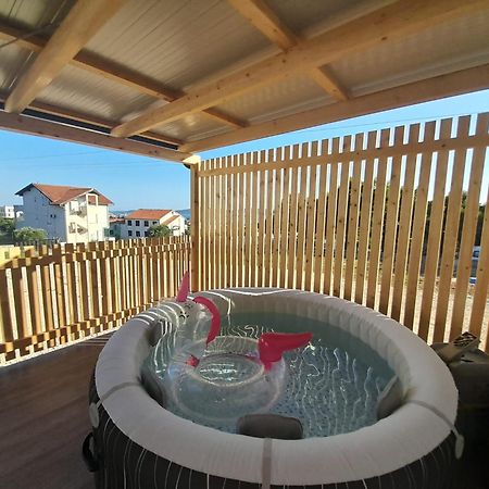 Tiny House Lily With Jacuzzi Apartment Sveti Filip i Jakov Bagian luar foto