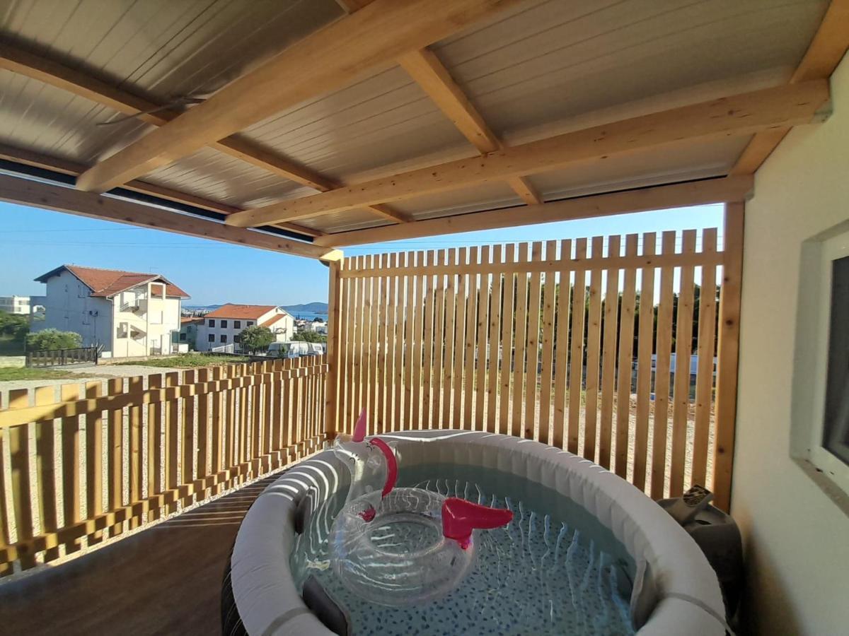 Tiny House Lily With Jacuzzi Apartment Sveti Filip i Jakov Bagian luar foto