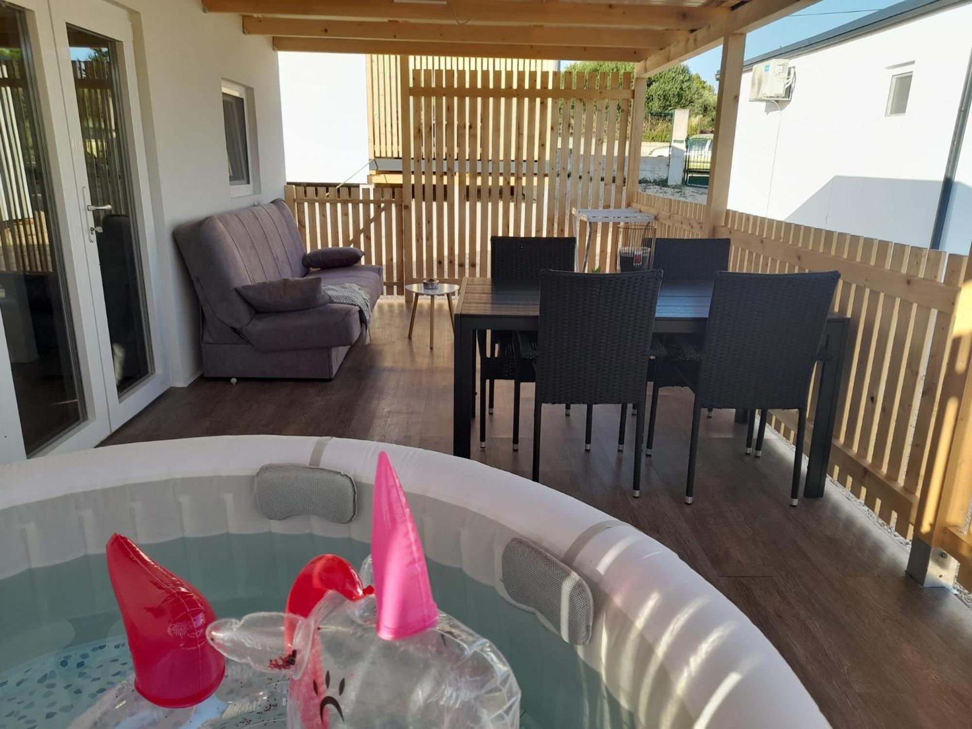 Tiny House Lily With Jacuzzi Apartment Sveti Filip i Jakov Bagian luar foto