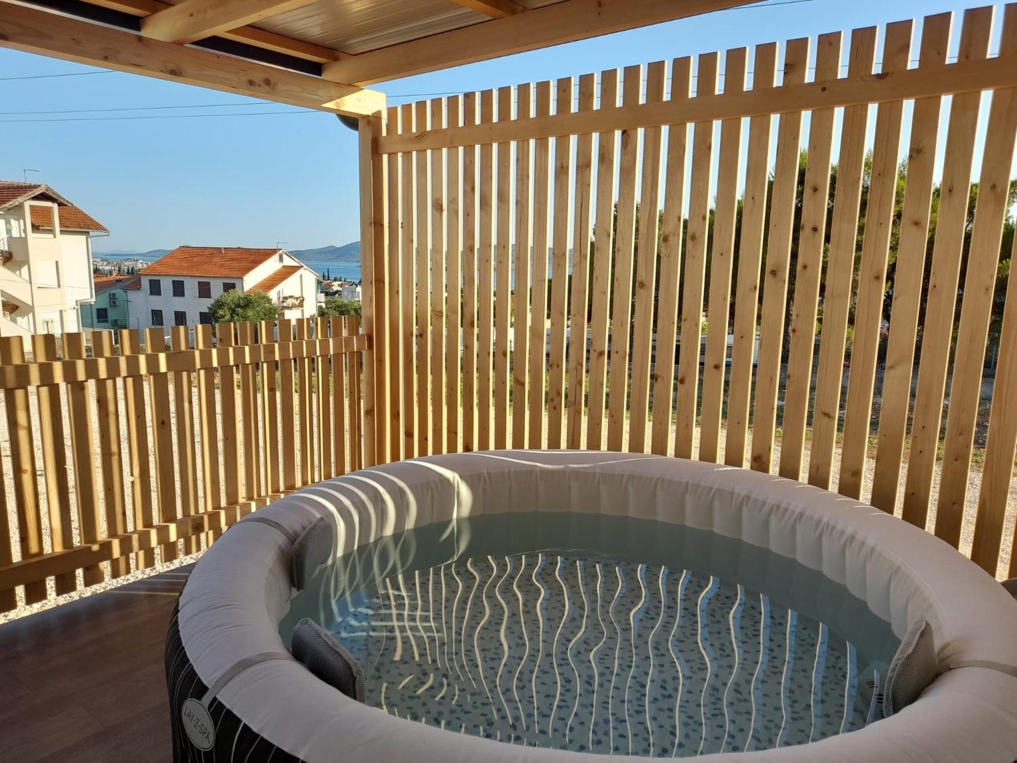 Tiny House Lily With Jacuzzi Apartment Sveti Filip i Jakov Bagian luar foto