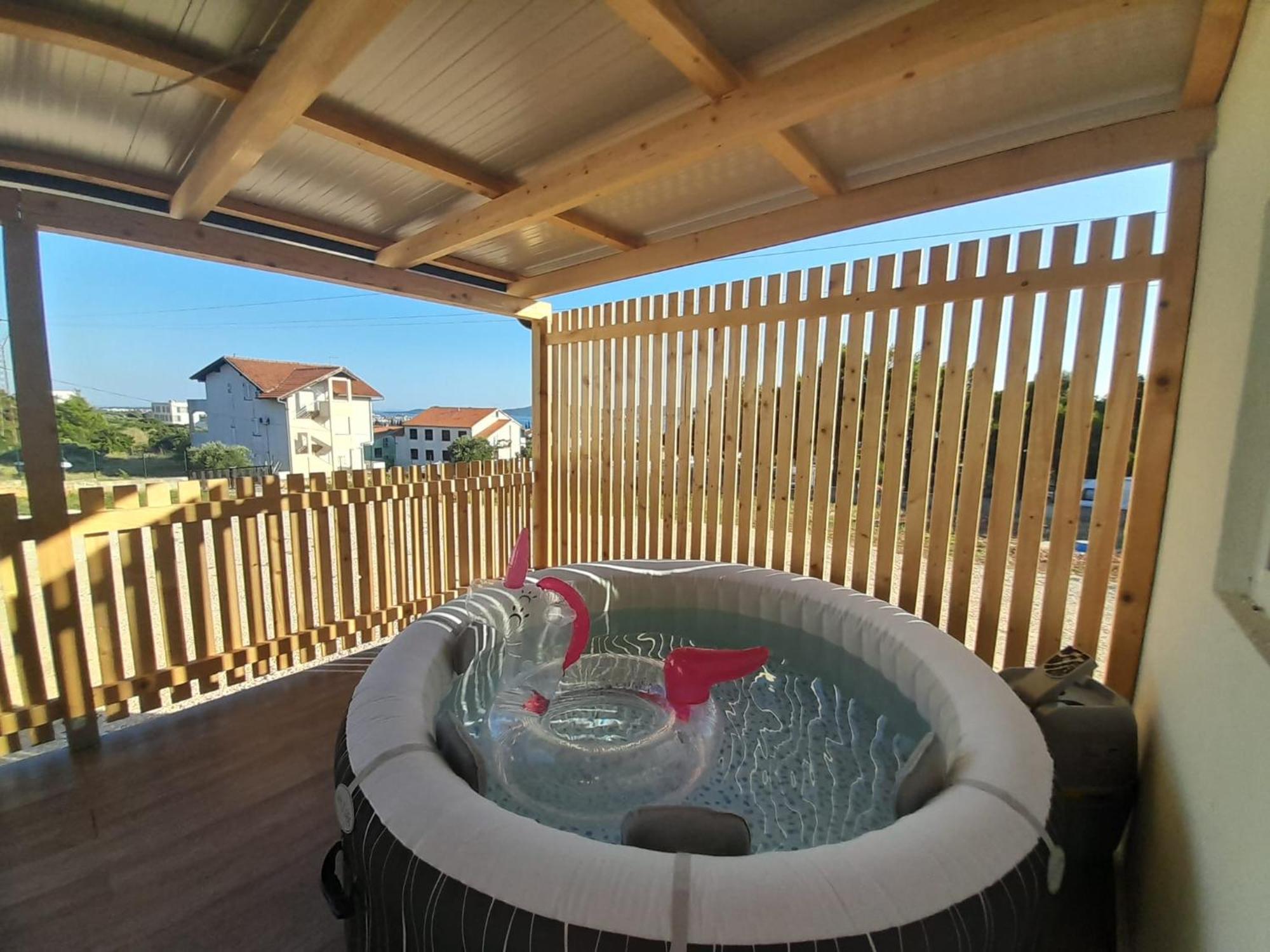 Tiny House Lily With Jacuzzi Apartment Sveti Filip i Jakov Bagian luar foto
