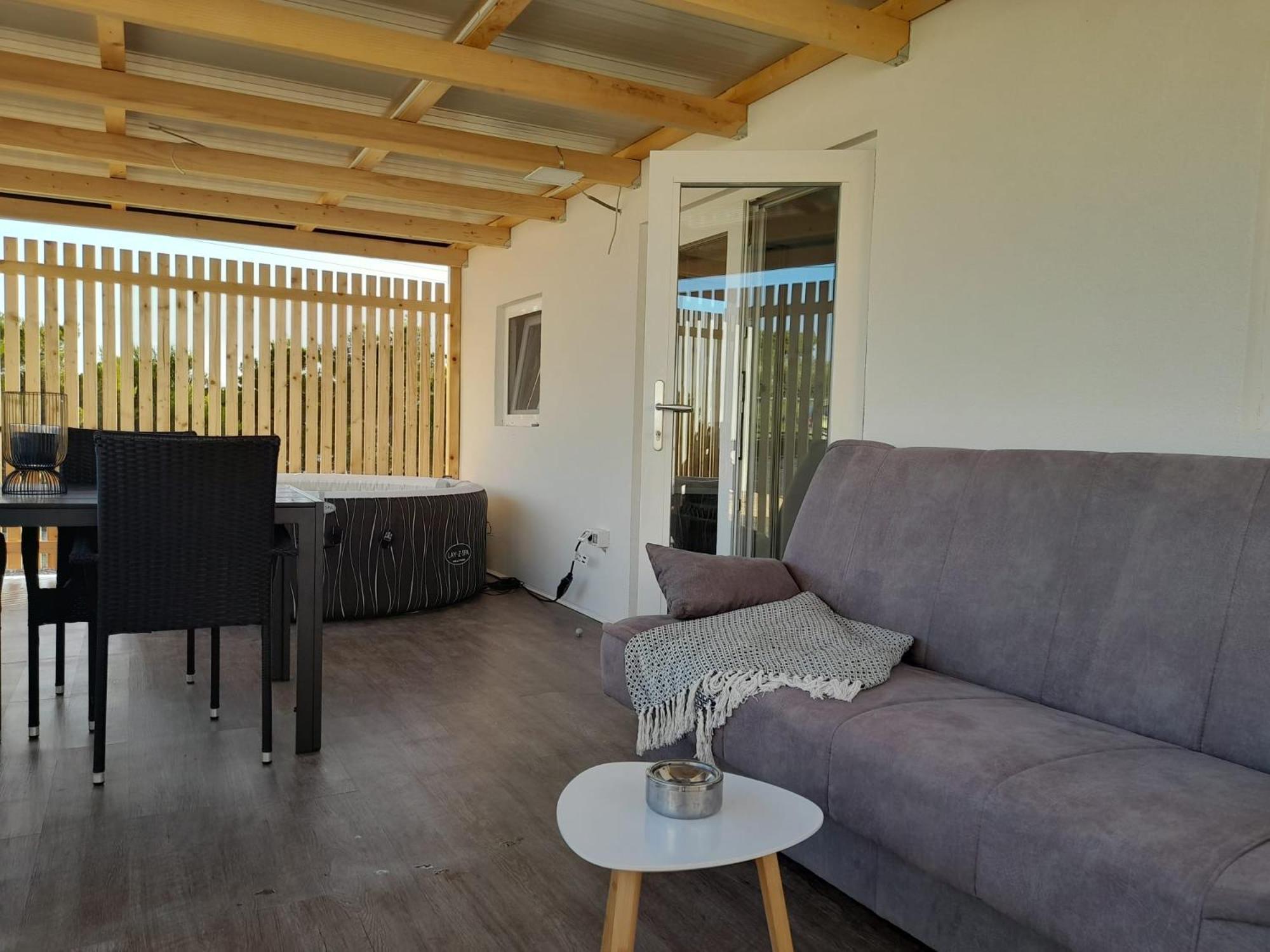 Tiny House Lily With Jacuzzi Apartment Sveti Filip i Jakov Bagian luar foto